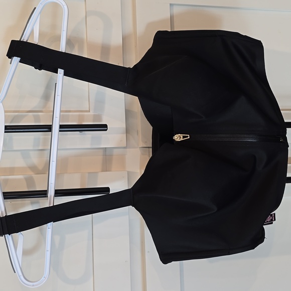 Victoria's Secret Front Closure Underwire Sports Bras - Picture 6 of 8